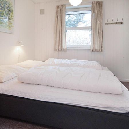 Amazing Home In Blavand With Sauna Eksteriør billede