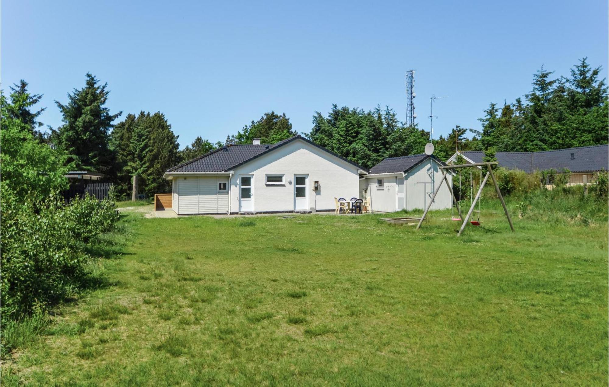 Amazing Home In Blavand With Sauna Eksteriør billede